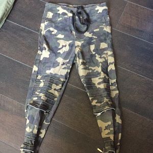Camo stretch jeans